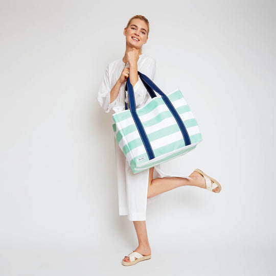 Ame &amp; Lulu Classic Sun &amp; Sea Stripe Nylon Tote