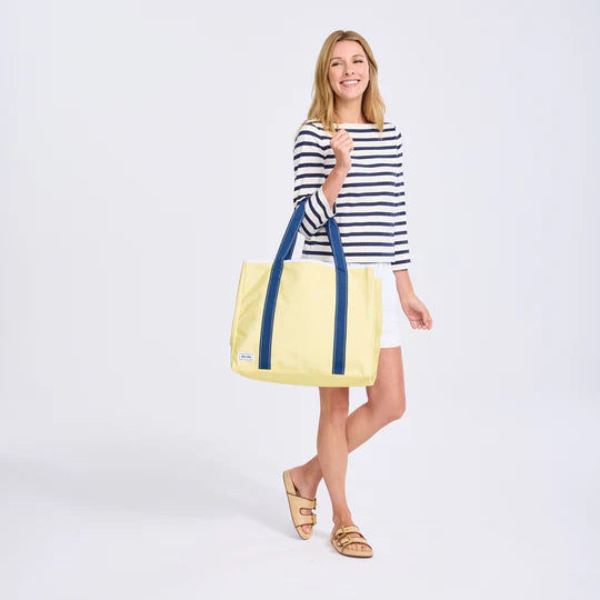 Ame &amp; Lulu Classic Sun &amp; Sea Solid Nylon Tote