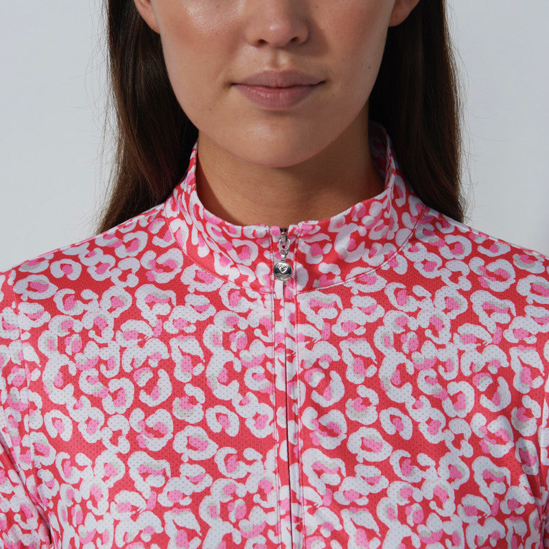 Daily Sports Sheermotion Leo Coral Long Sleeve Mock