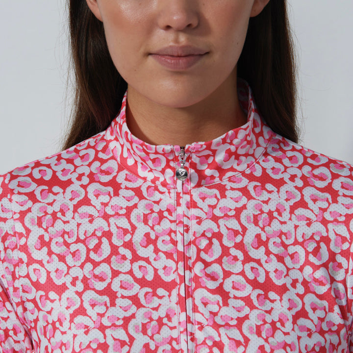 Daily Sports Sheermotion Leo Coral Long Sleeve Mock