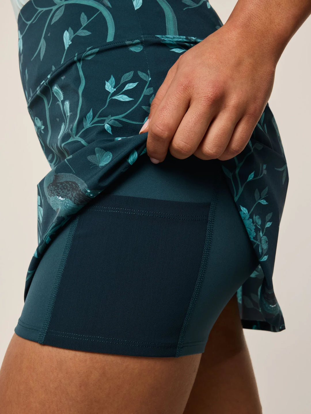 Greyson Garden of Venus Phoenix 15" Aegean Skort