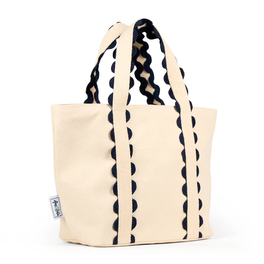Ame &amp; Lulu Nantucket Canvas Scallop Beach Tote